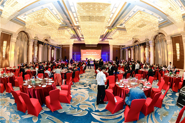 海南省常德商会第二届换届庆典大会现场_副本.jpg