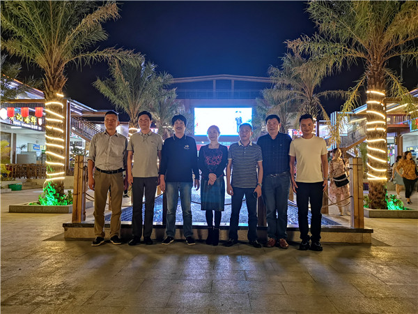 张业梅一行参观考察三亚吉阳迎宾海鲜广场项目_副本.jpg
