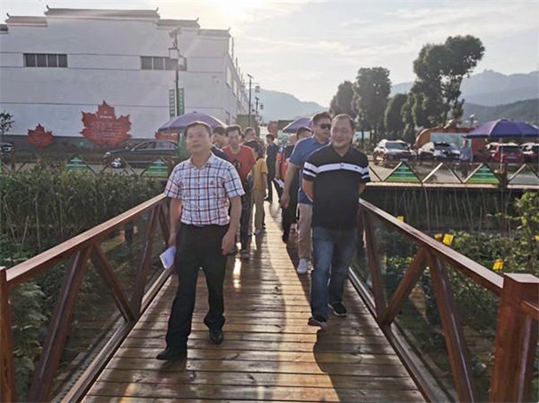 参观郑太有机农场.jpg