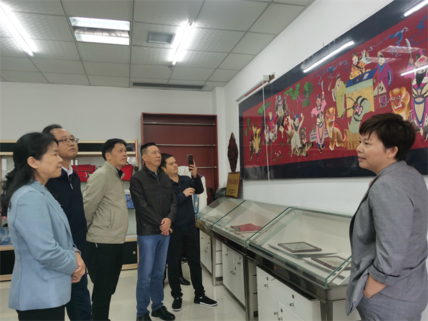 考察桃源刺绣.jpg