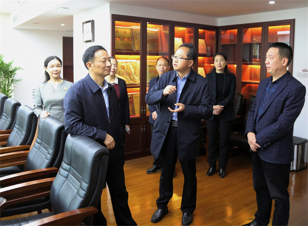 黄清宇主席走访市工商联00.jpg 黄清宇主席走访市工商联00.jpg