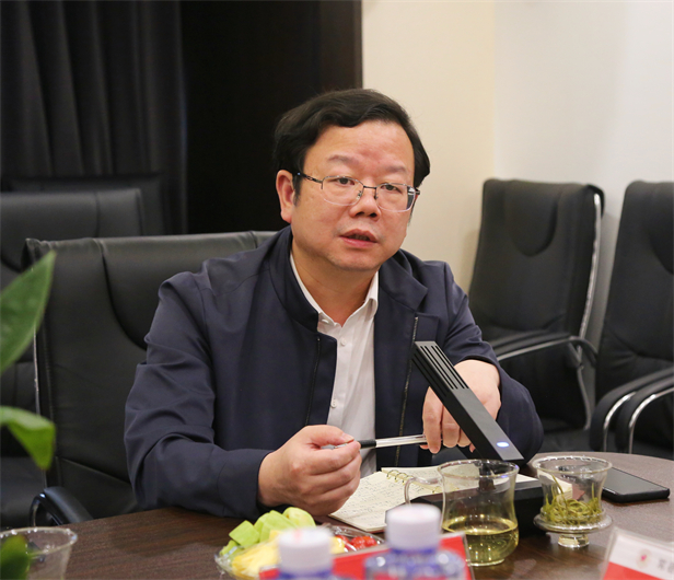 余仁辉讲话.jpg
