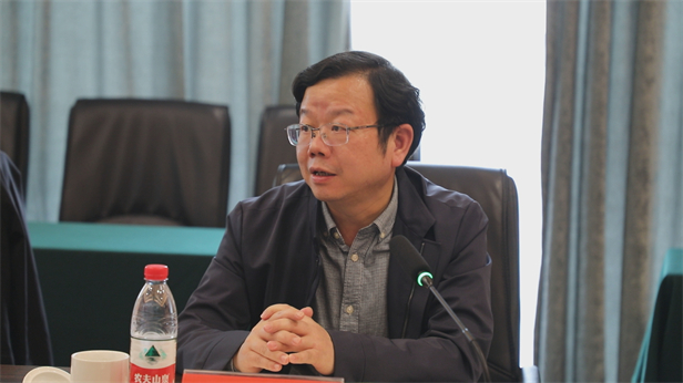 余仁辉讲话.jpg