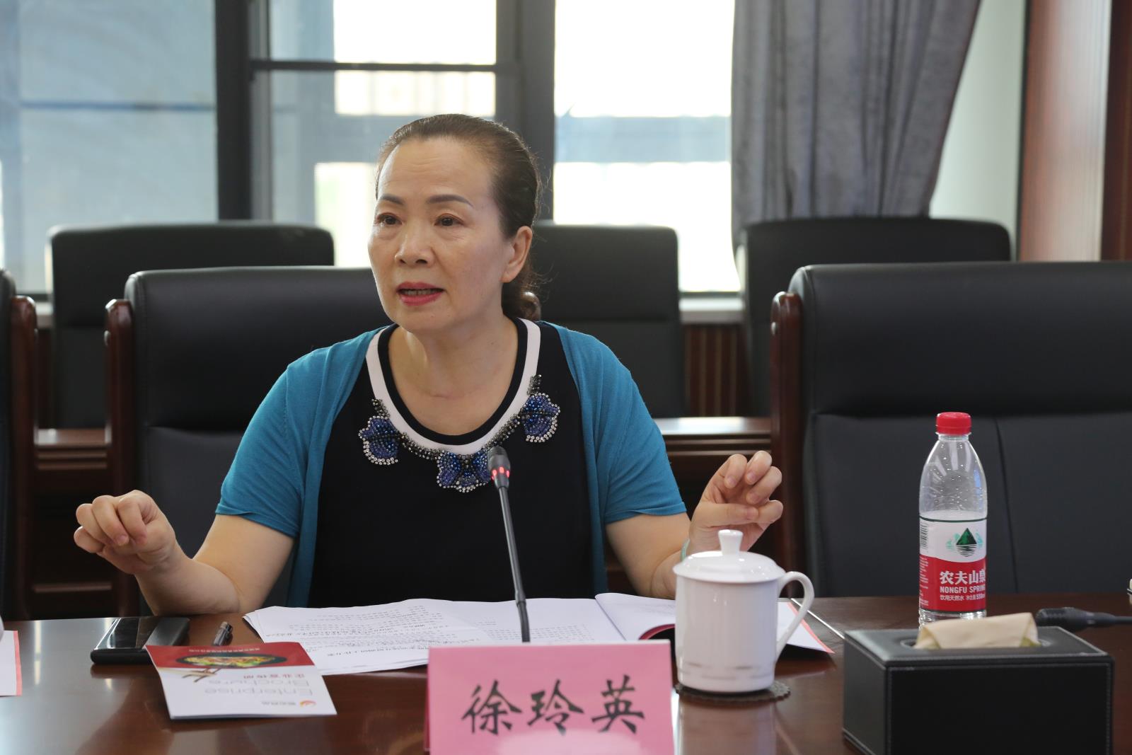 徐玲英.jpg