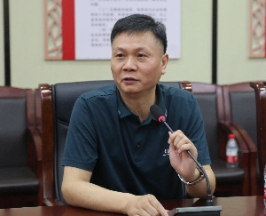 刘明高_副本.jpg 刘明高_副本.jpg