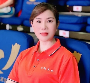 李红_副本.jpg 李红_副本.jpg