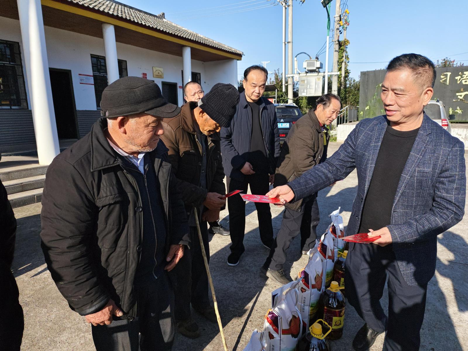 慰问现场4.jpg